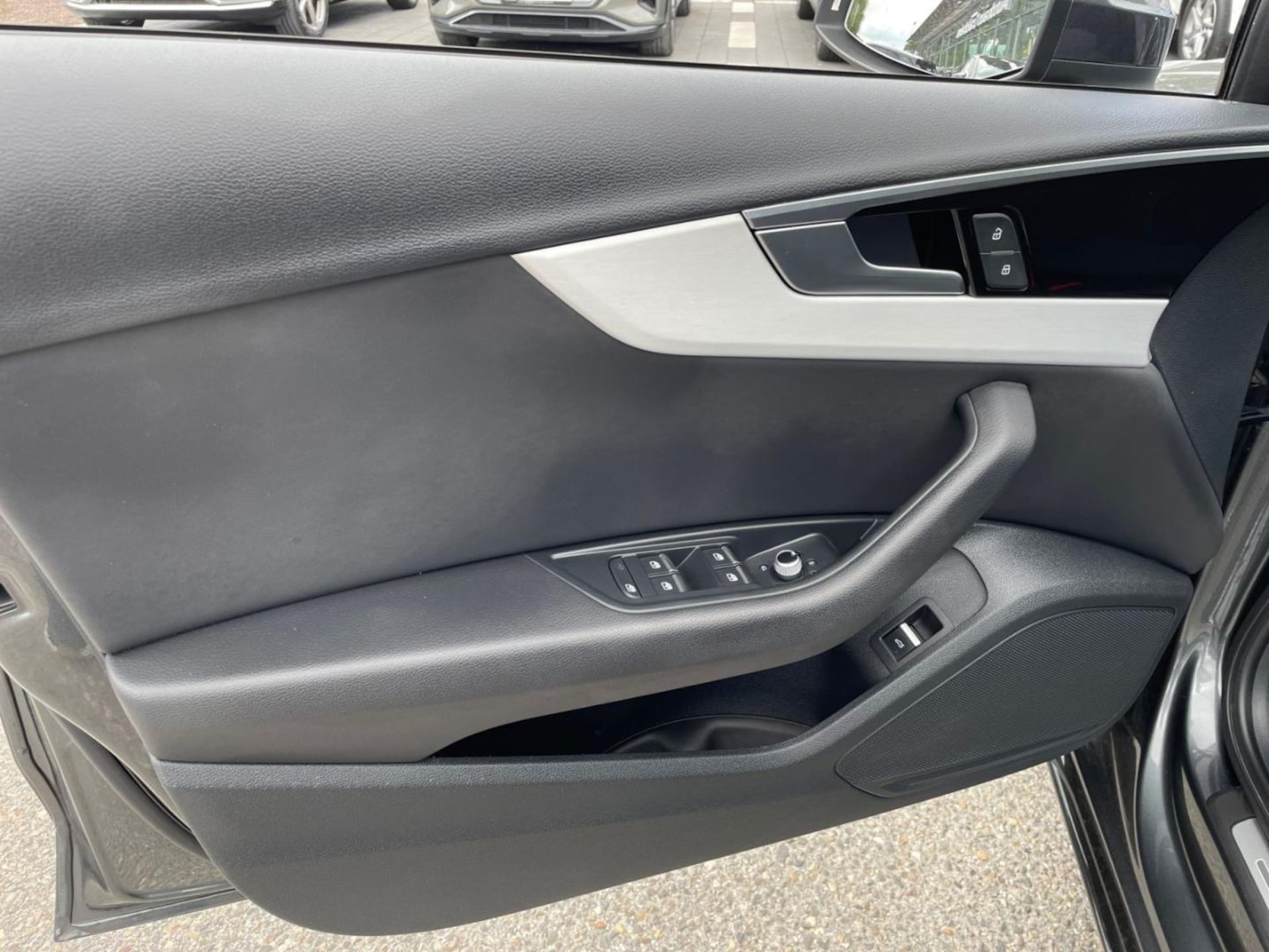 Audi A4 Avant S line
