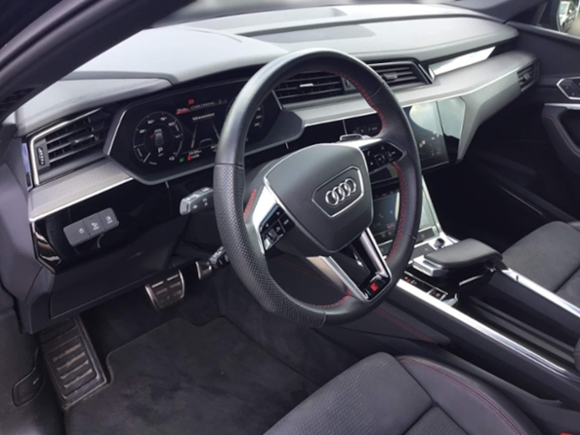 Audi Q8 Sportback e-tron Advanced