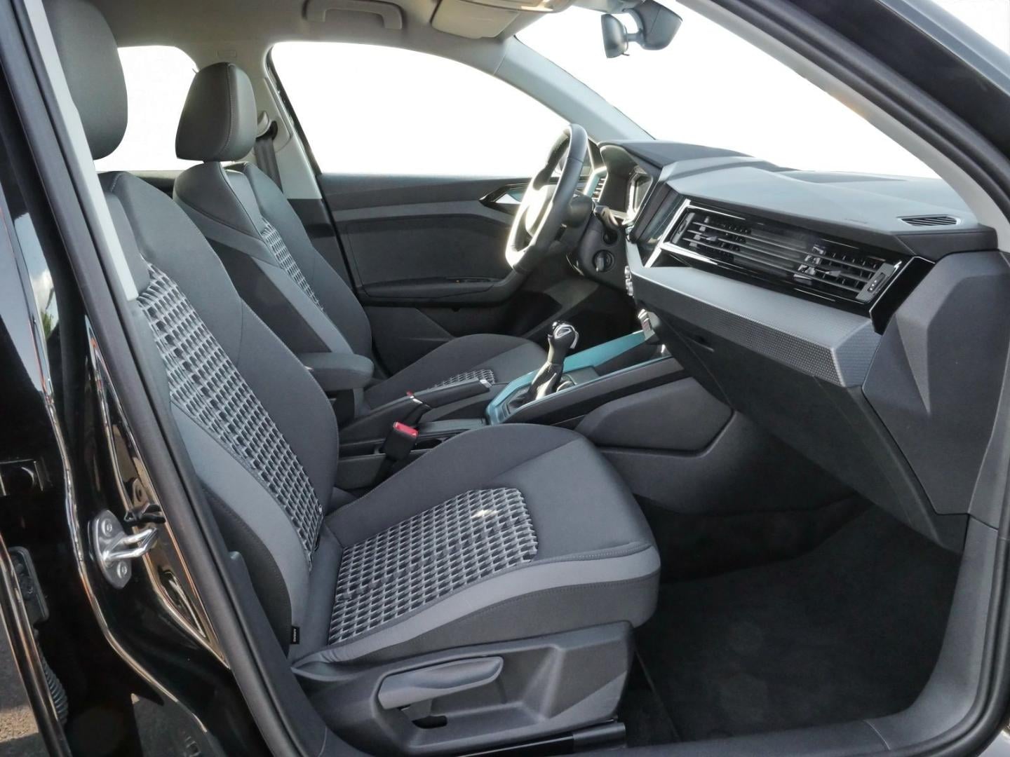 Bild über Audi A1 Sportback advanced 30 TFSI S tronic - für weitere Informationen kontaktieren Sie den Audi Partner