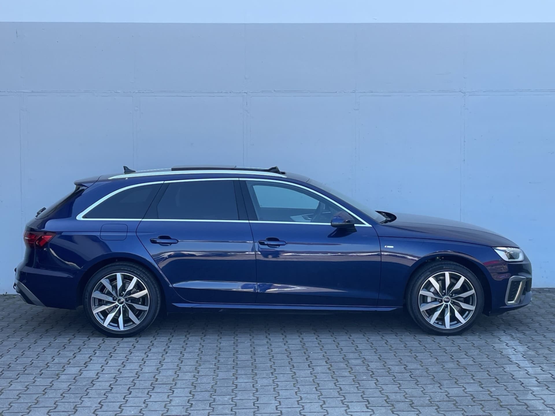 Audi A4 Avant S line