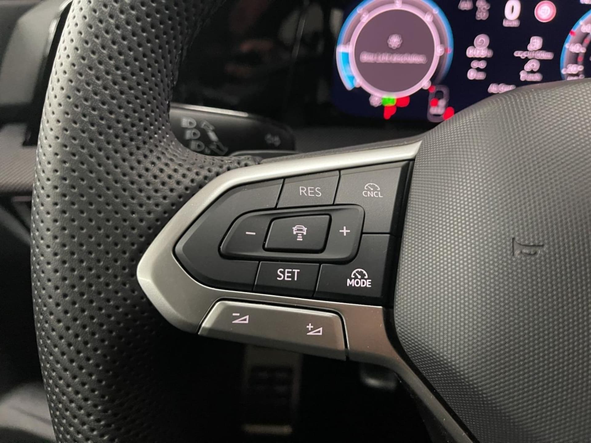 Volkswagen Golf R-Line