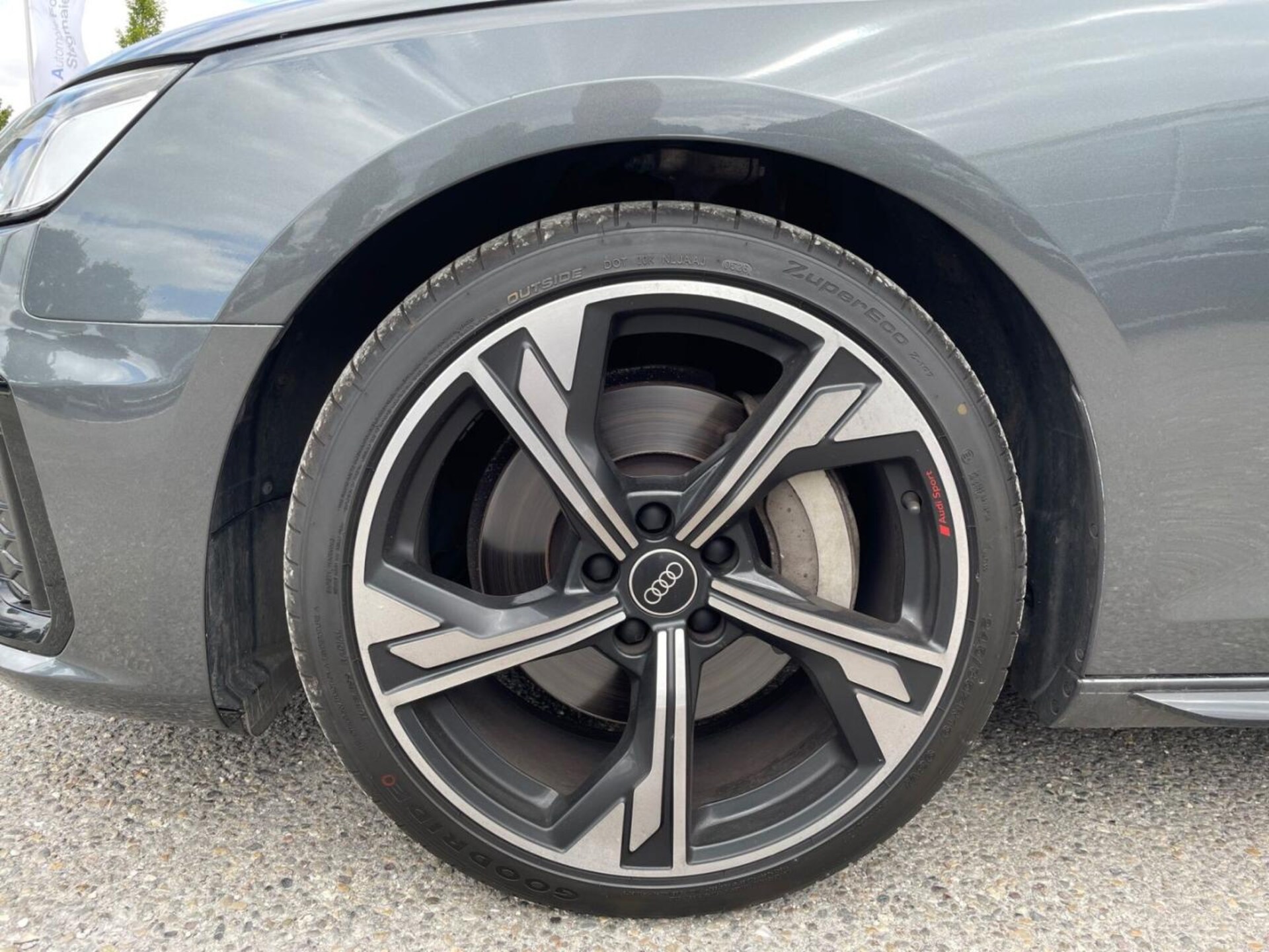 Audi A4 Avant S line