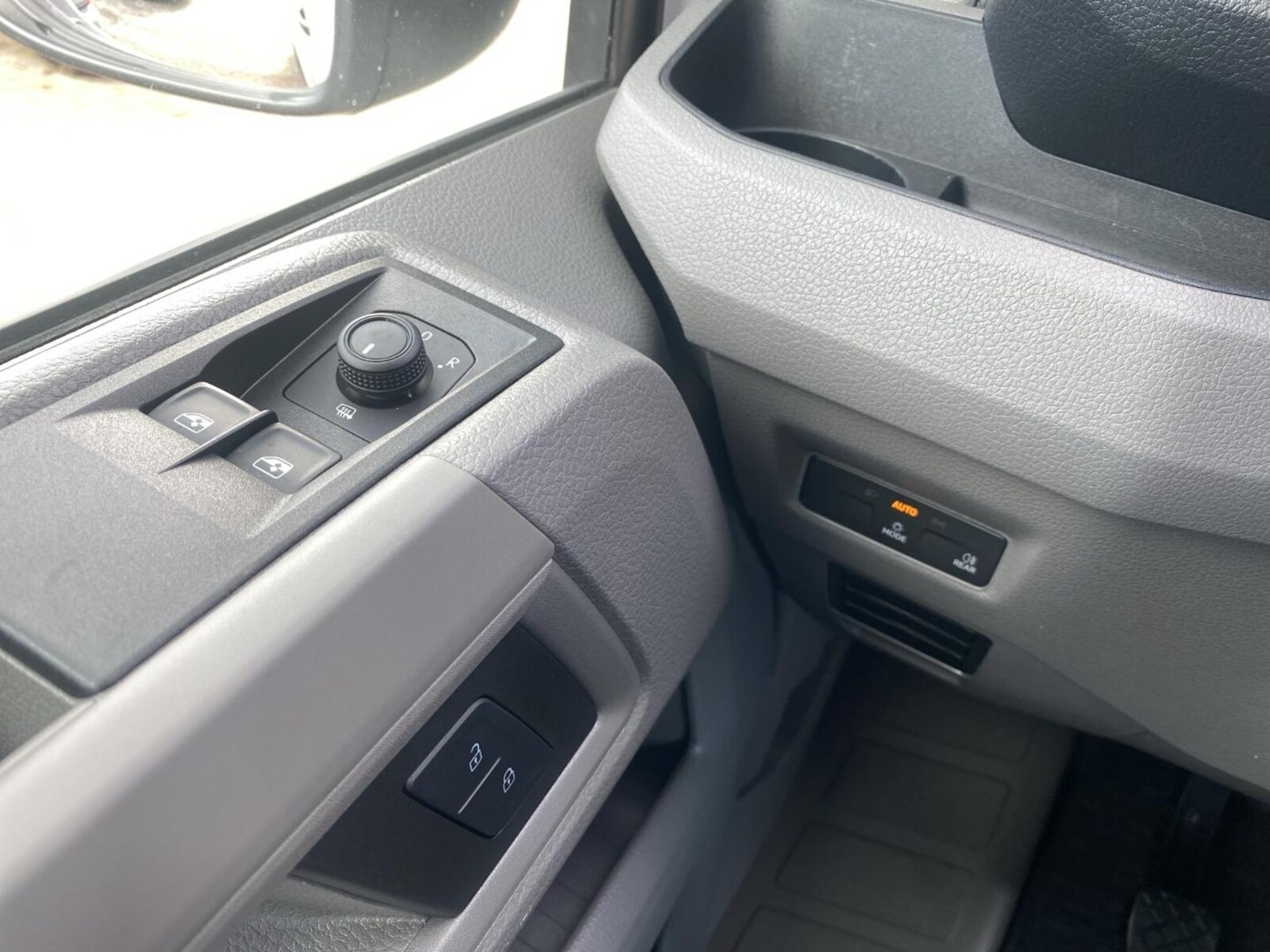 Volkswagen Crafter Kasten mittlerer Radstand – Bild 13