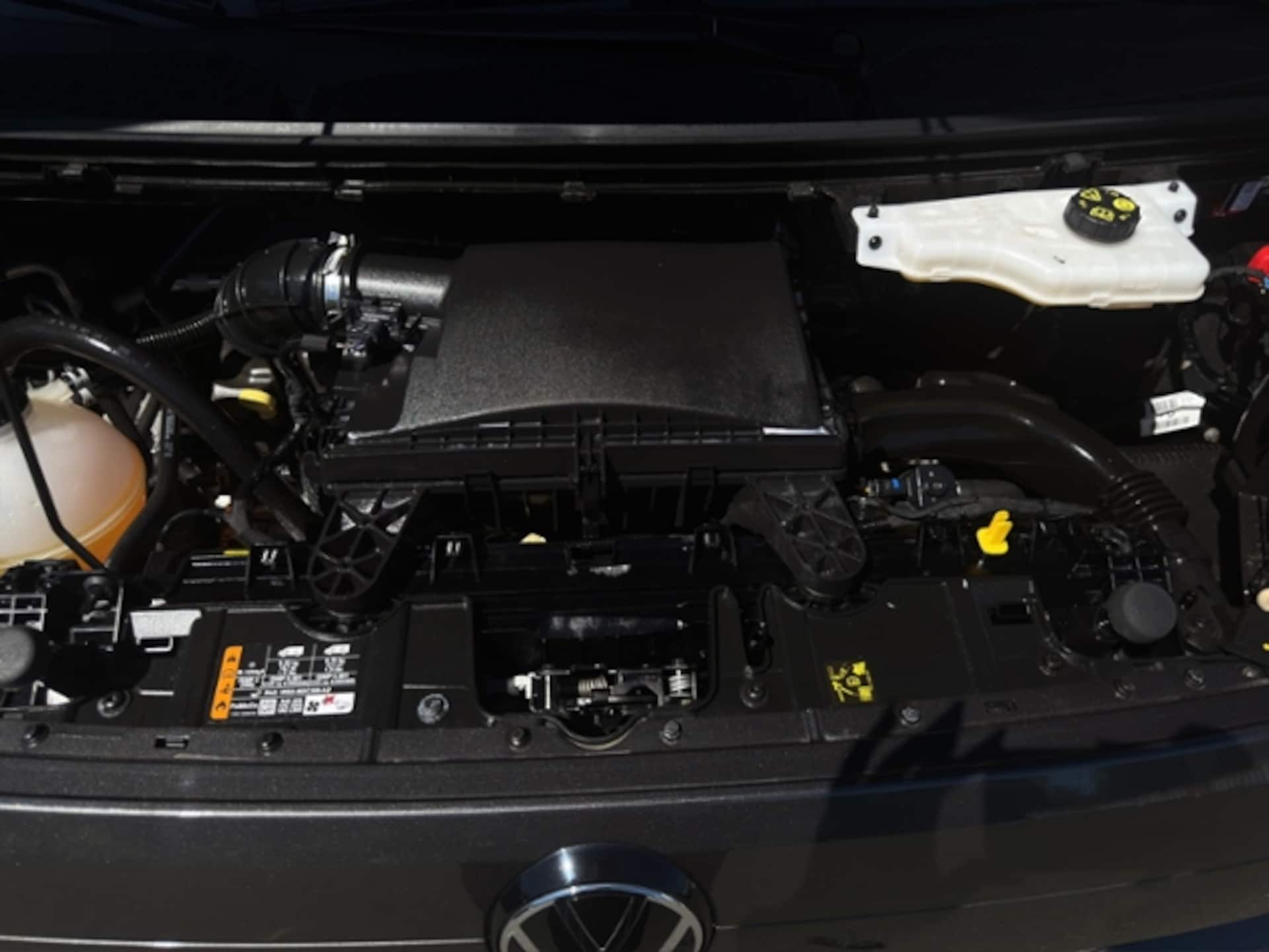 Volkswagen Transporter Kombi langer Radstand