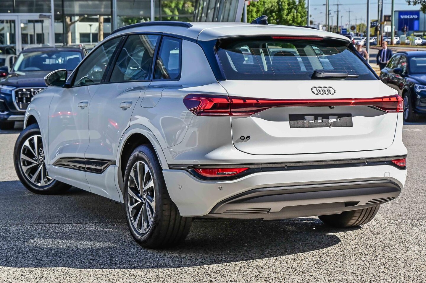 Image about Audi Q6 SUV e-tron e-tron