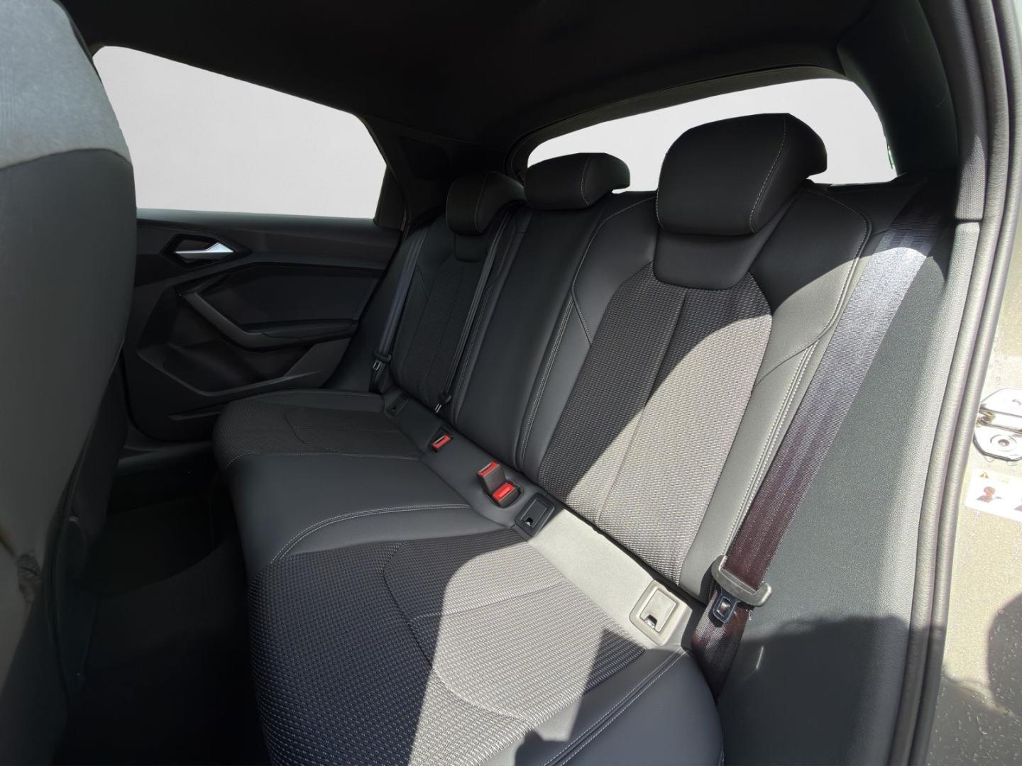 Bild über Audi A1 allstreet 35 TFSI S tronic - für weitere Informationen kontaktieren Sie den Audi Partner