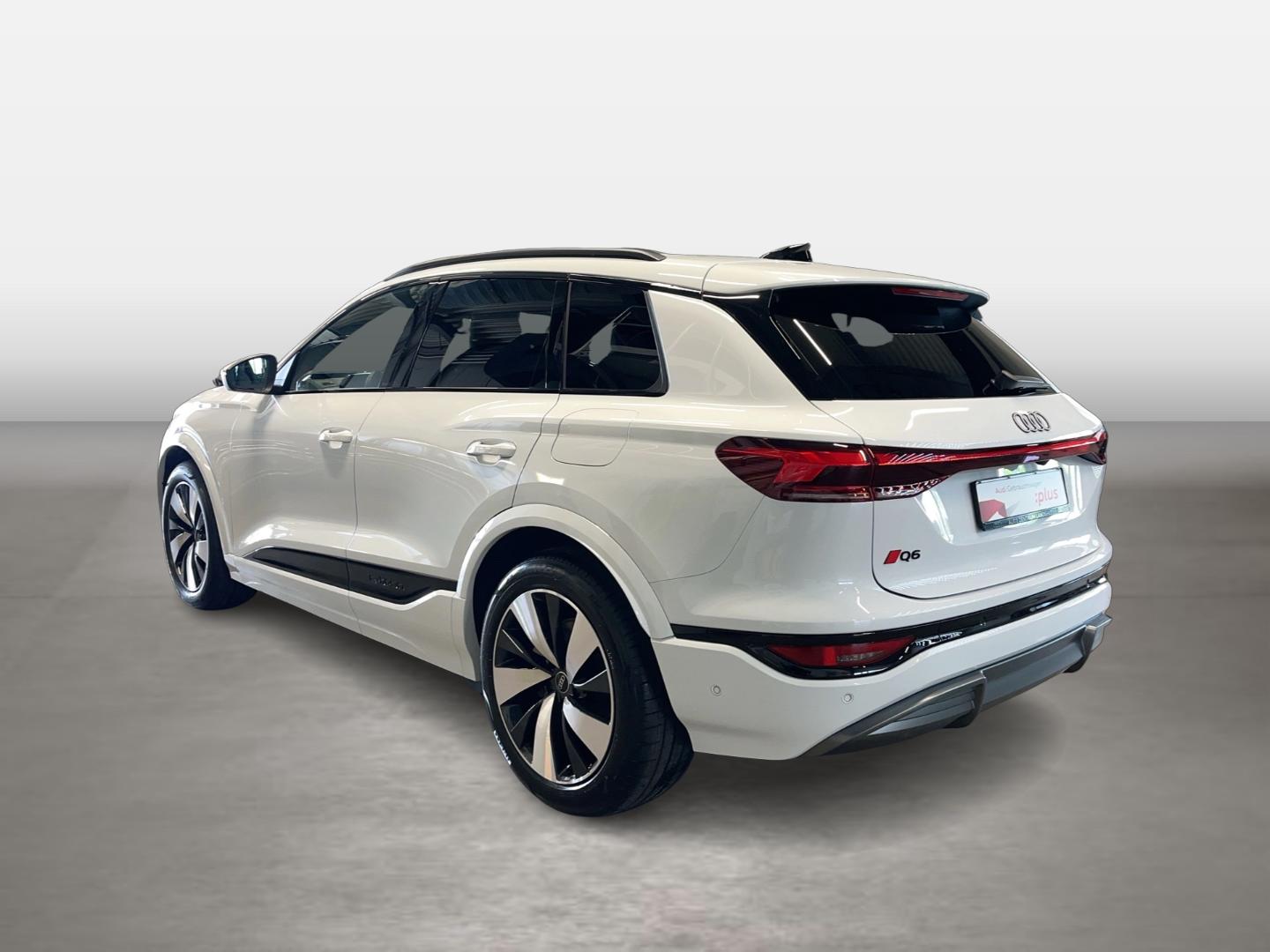Image about Audi Q6 SUV e-tron e-tron quattro