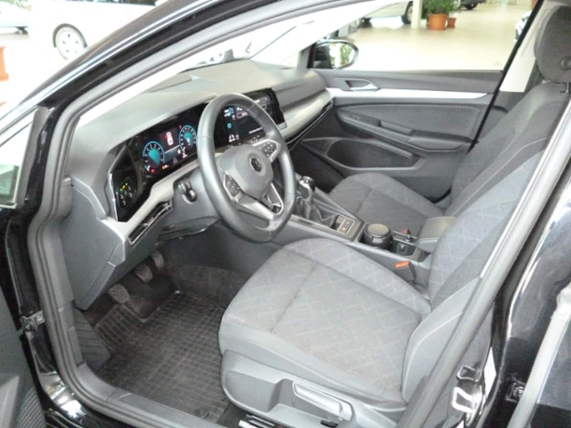 Volkswagen Golf Life
