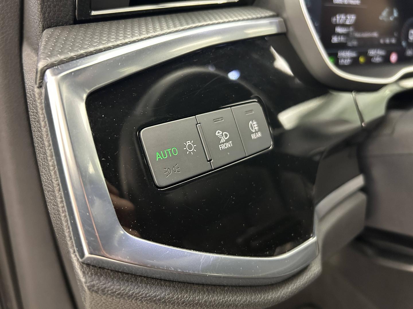 Image about Audi Q3 TFSI e S line 45 TFSI e 180 kW (245 ch) S tronic