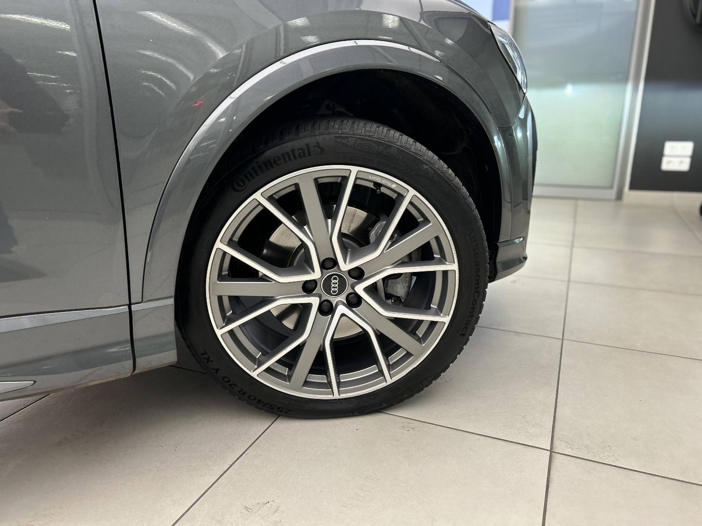 Image about Audi Q3 TFSI e S line 45 TFSI e 180 kW (245 ch) S tronic