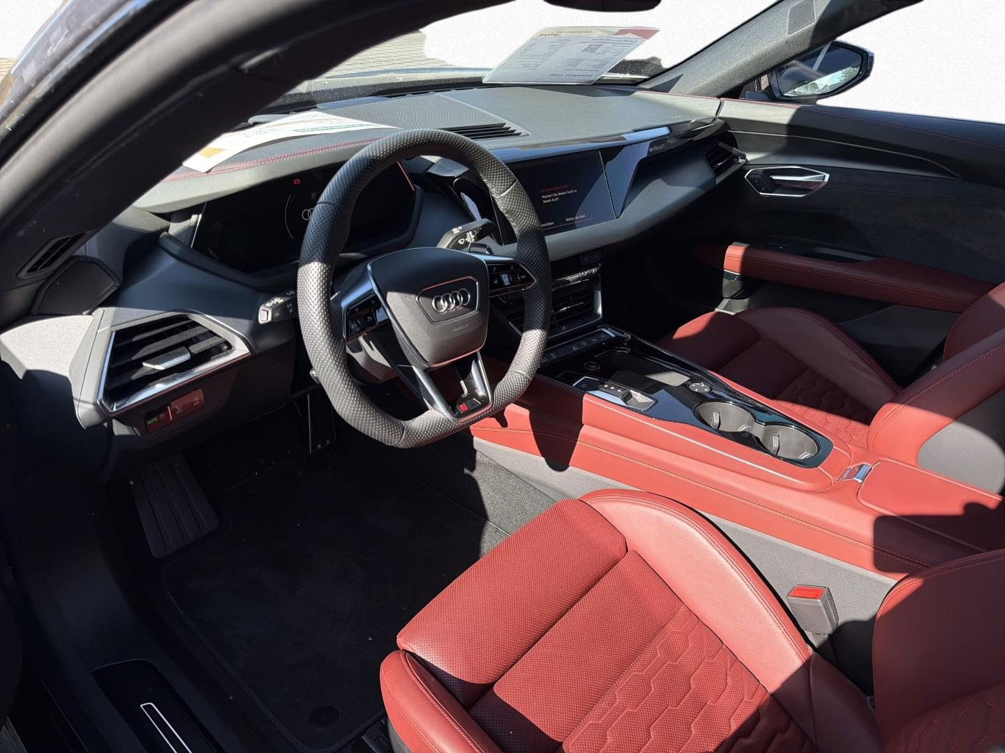 Bild über Audi RS e-tron GT e-tron quattro - für weitere Informationen kontaktieren Sie den Audi Partner