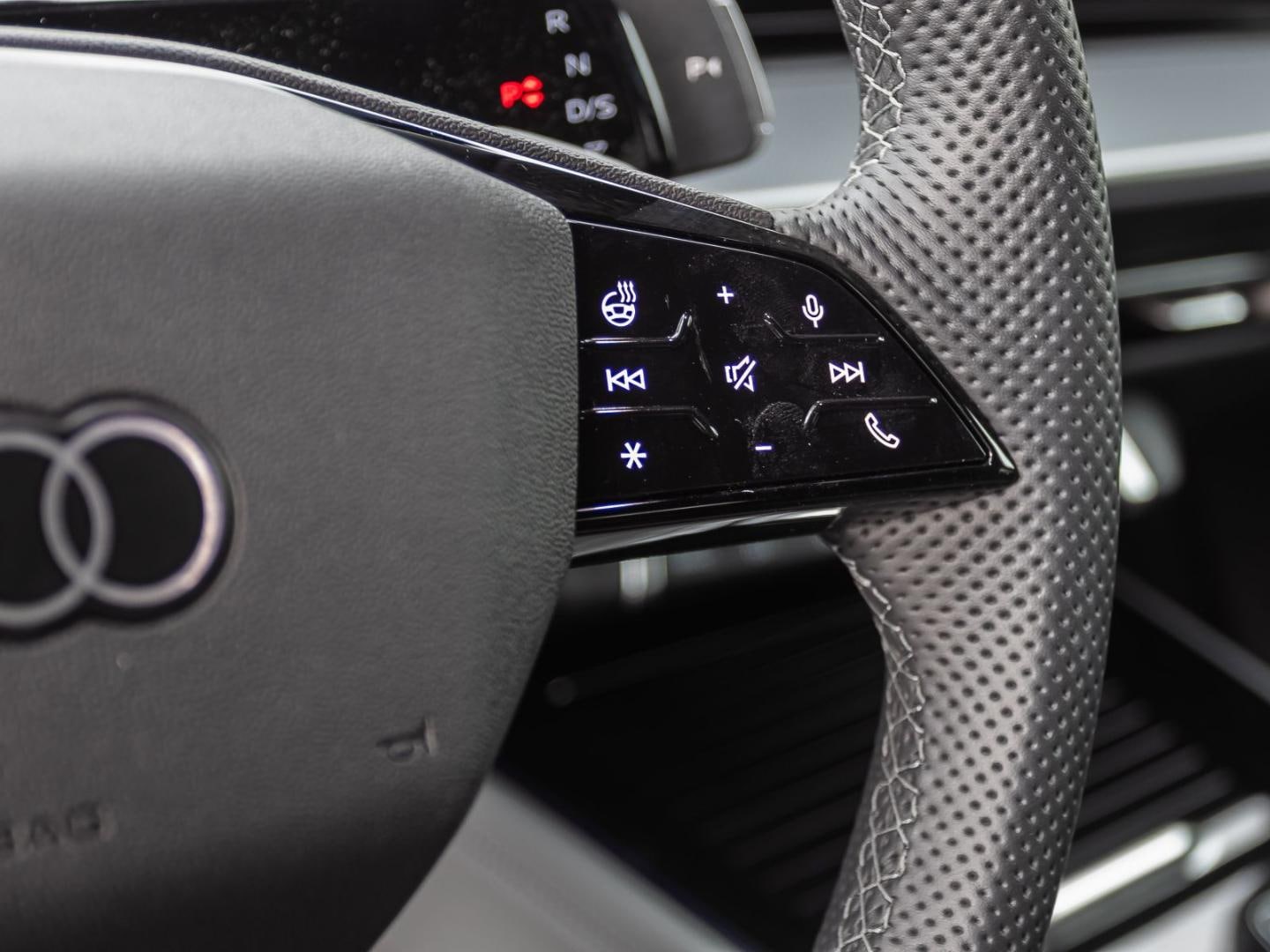 Bild über Audi Q3 SUV TFSI 110 kW S tronic - für weitere Informationen kontaktieren Sie den Audi Partner