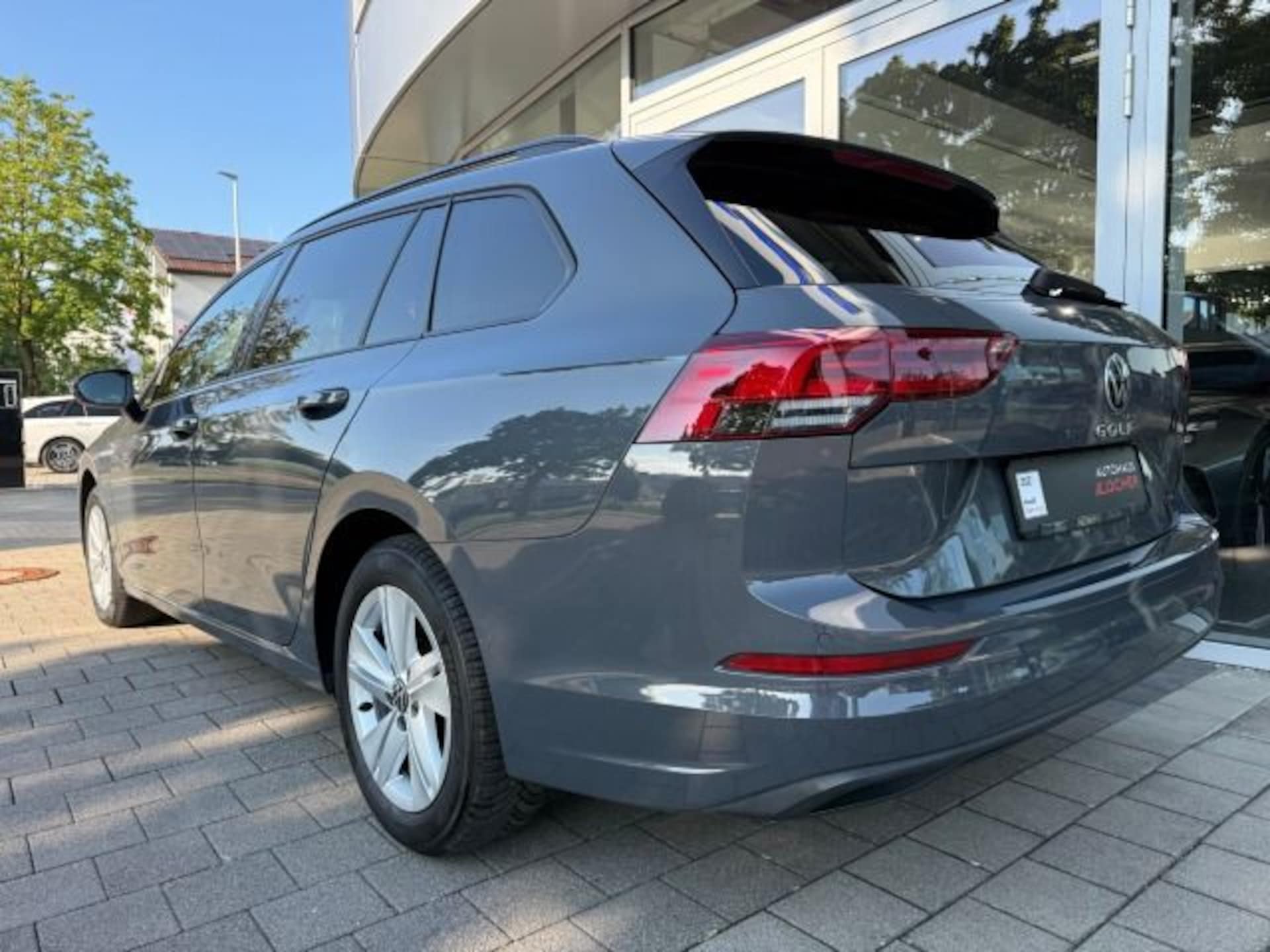 Volkswagen Golf Variant Life