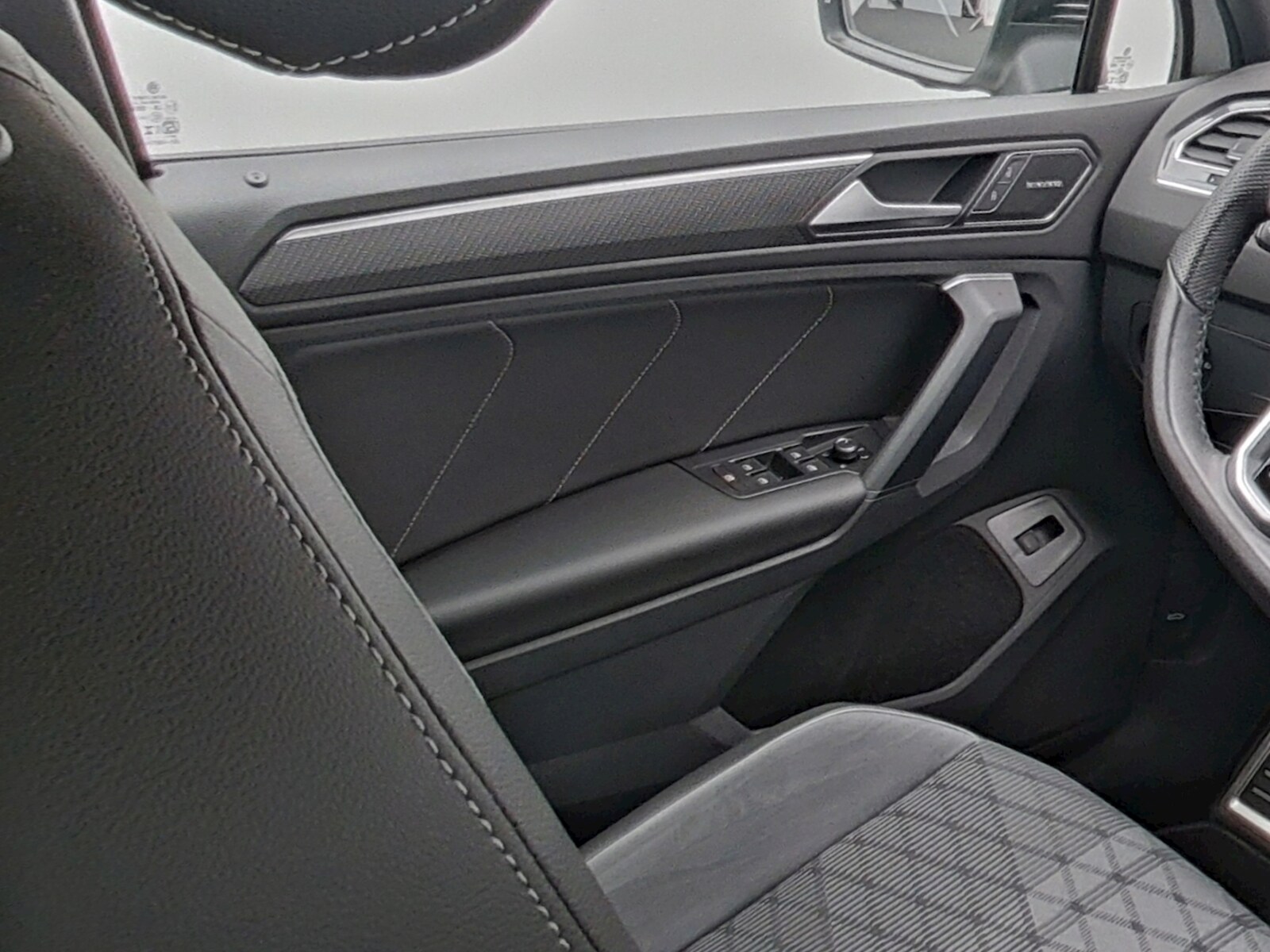 Volkswagen Tiguan – Bild 12