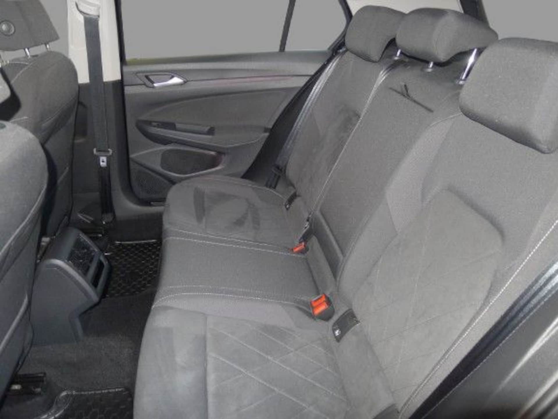 Volkswagen Golf Style