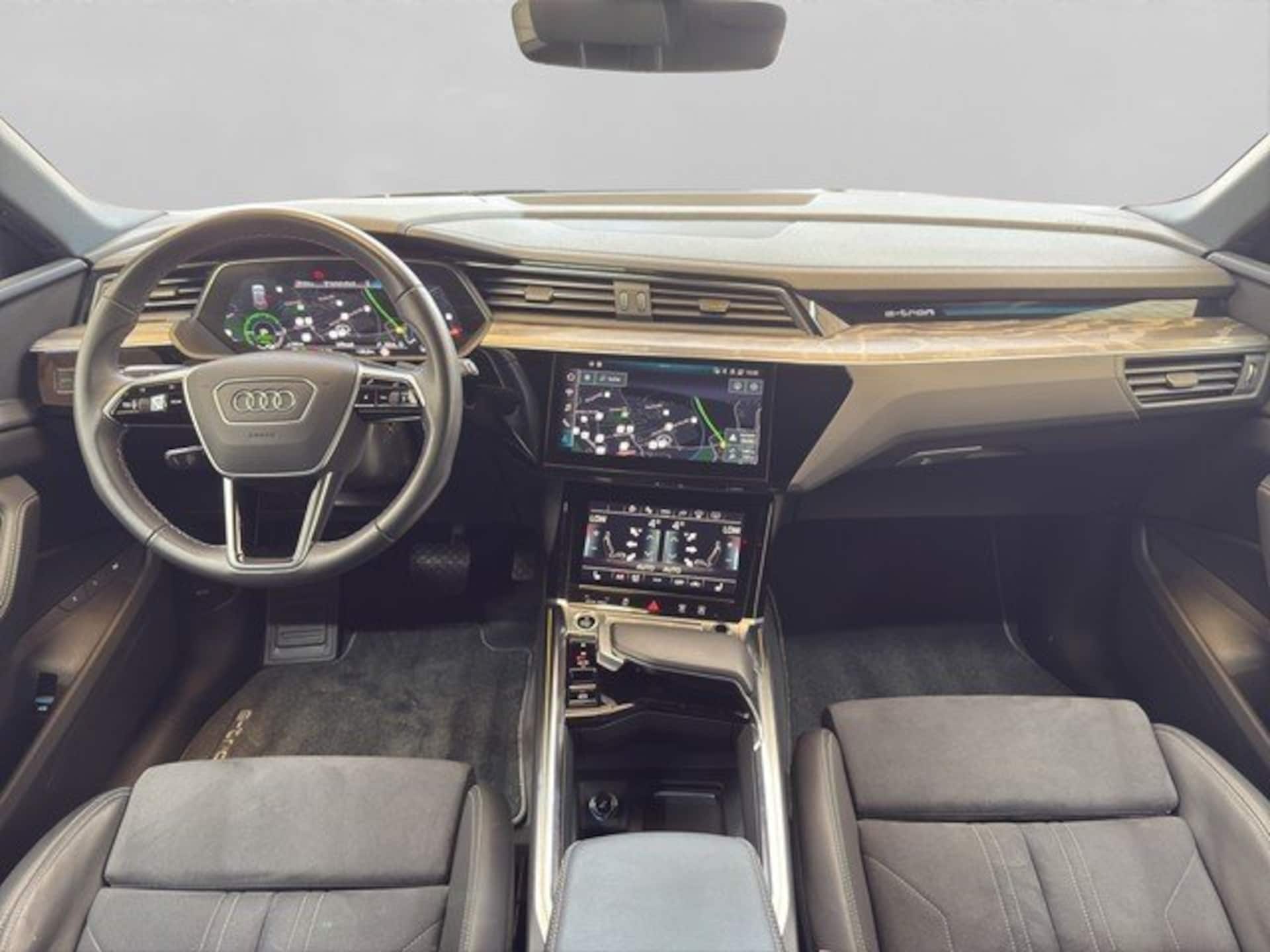 Audi Q8 e-tron S line