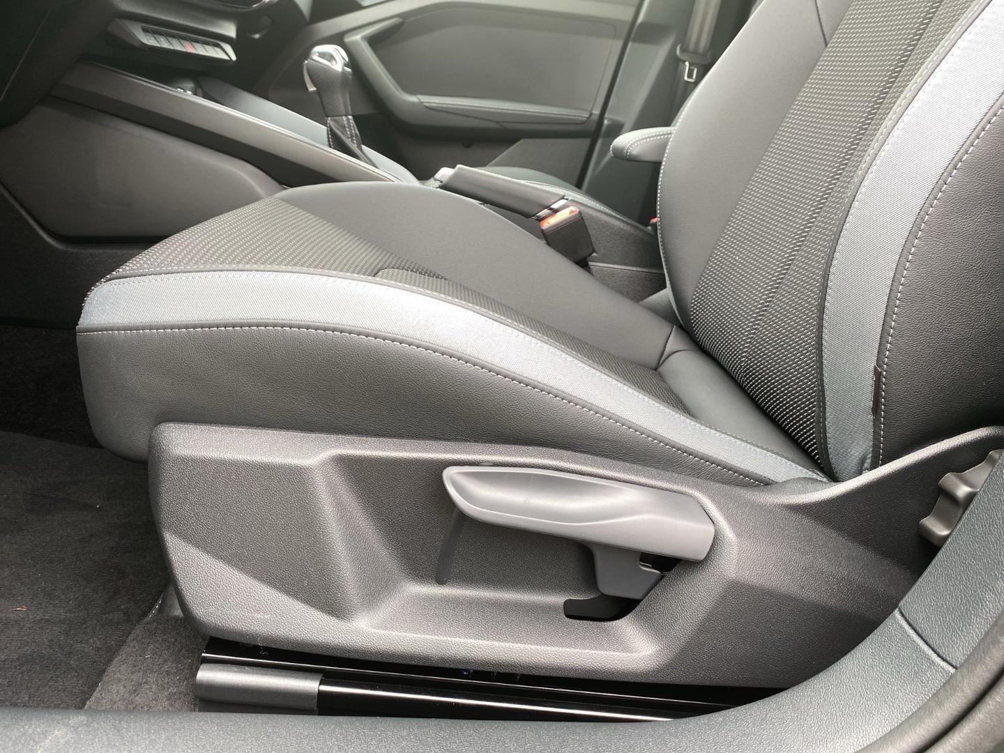 Bild über Audi A1 Sportback S line 40 TFSI S tronic - für weitere Informationen kontaktieren Sie den Audi Partner