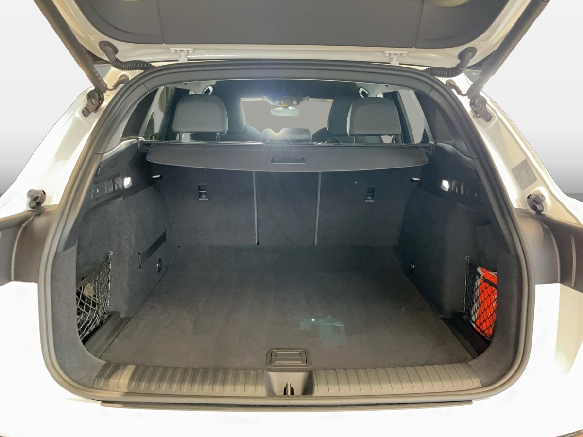 Image about Audi Q6 SUV e-tron e-tron quattro