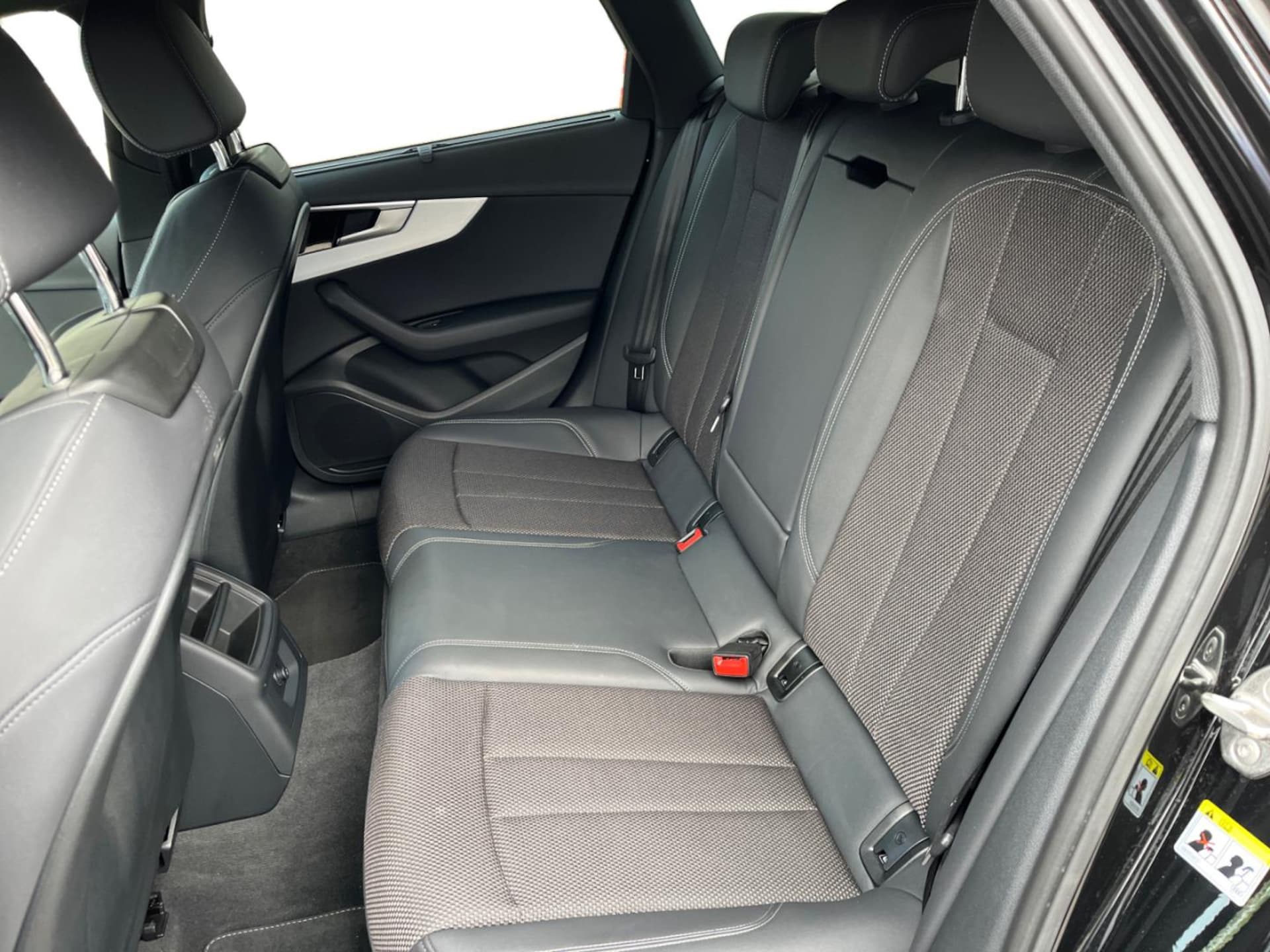Audi A4 Avant S line