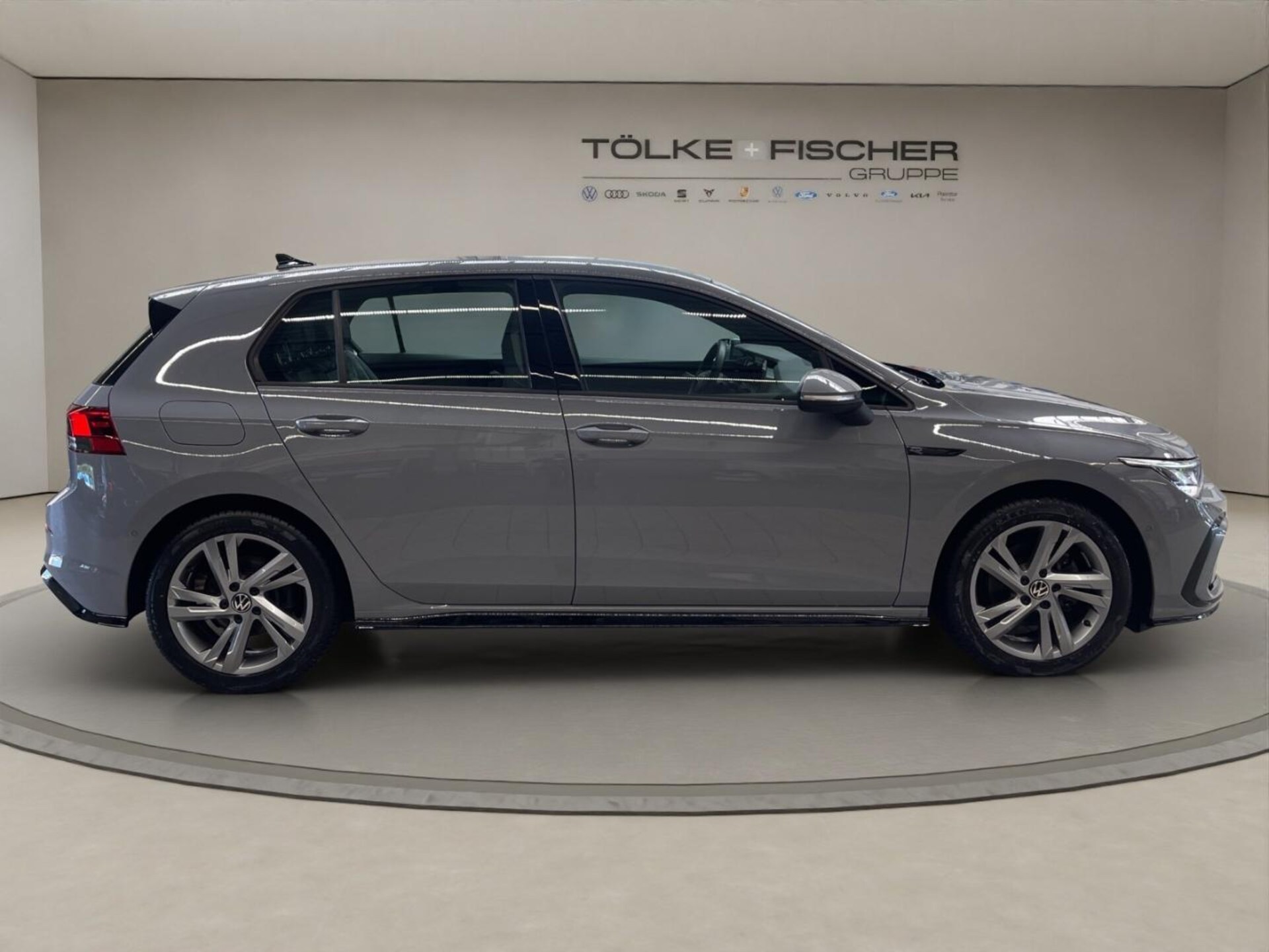 Volkswagen Golf R-Line