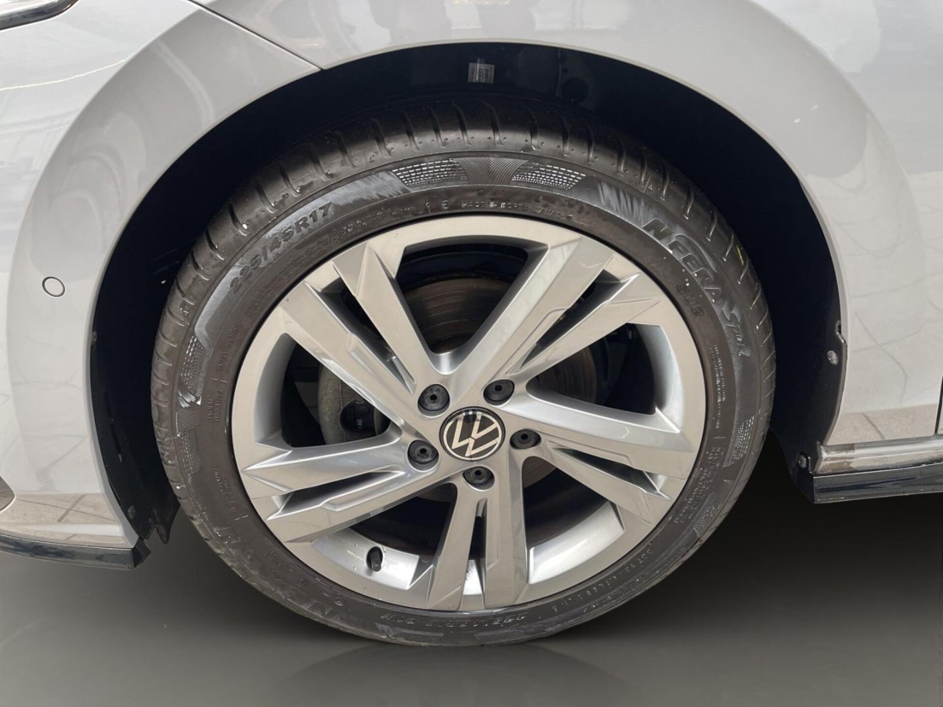 Volkswagen Golf R-Line