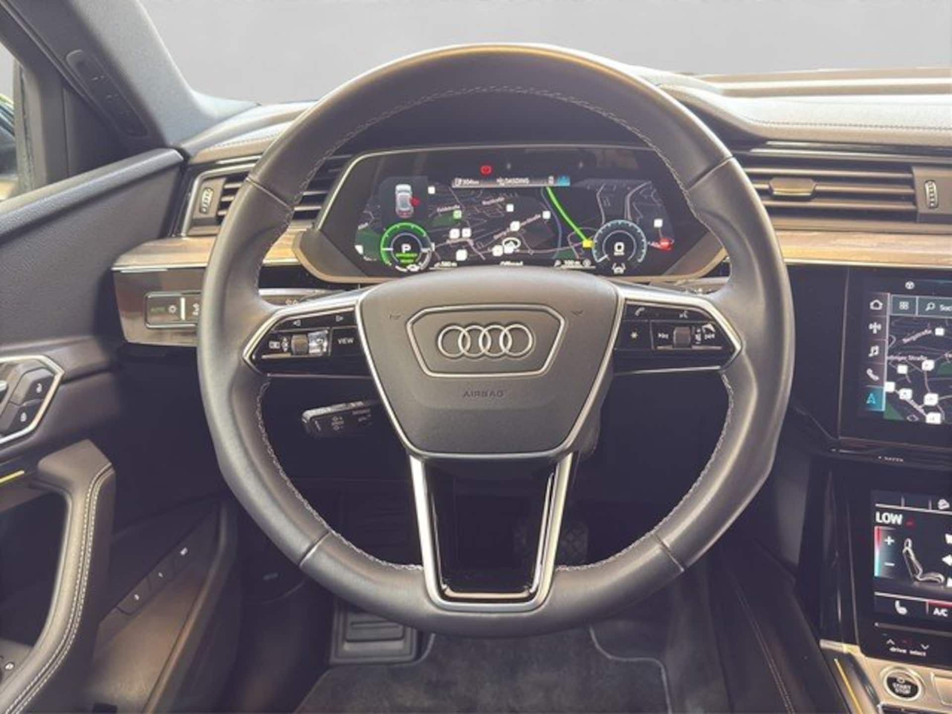 Audi Q8 e-tron S line
