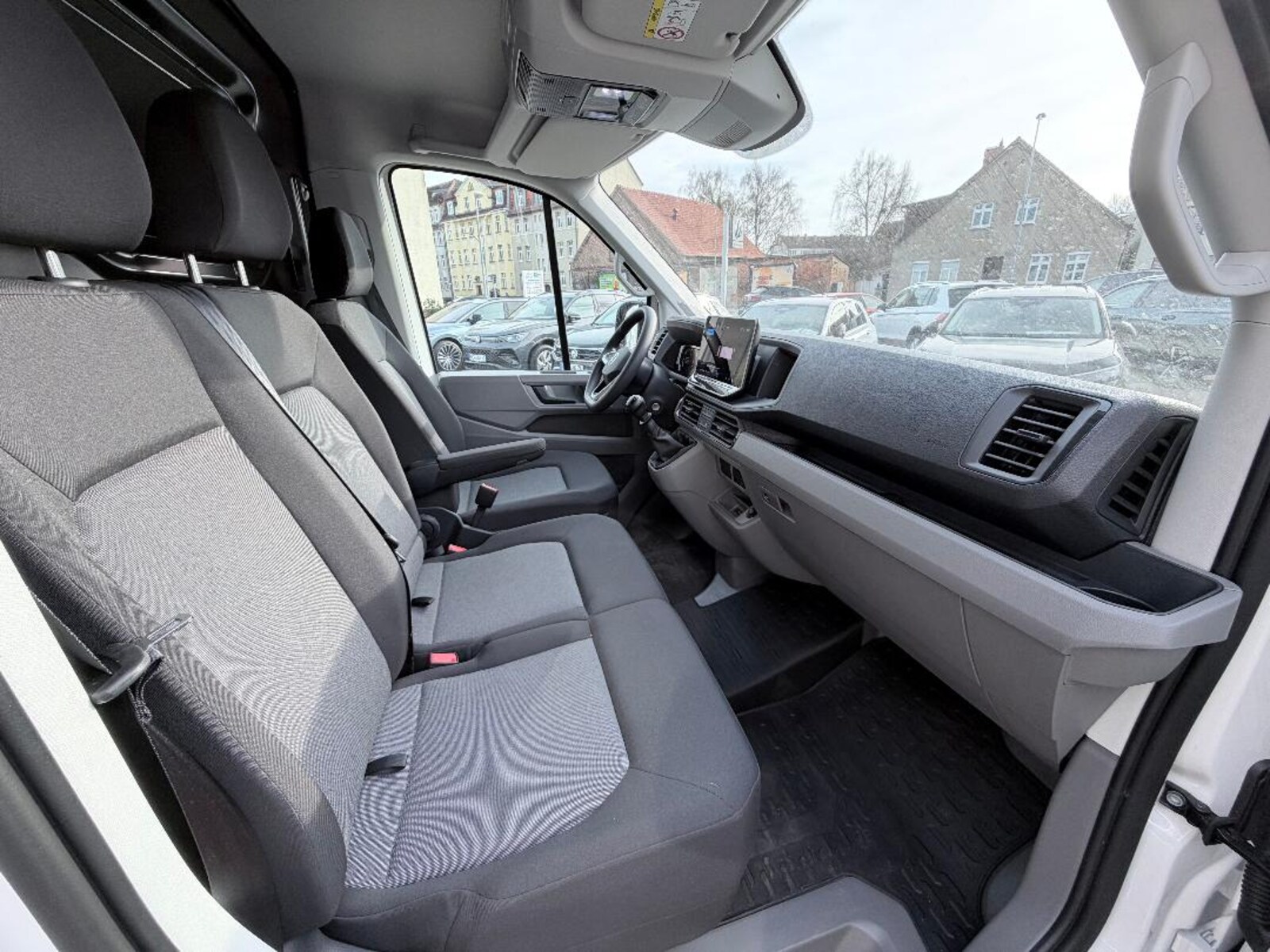 Volkswagen Crafter Kasten mittlerer Radstand – Bild 6