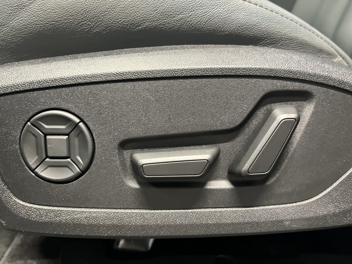 Image about Audi Q6 SUV e-tron e-tron quattro