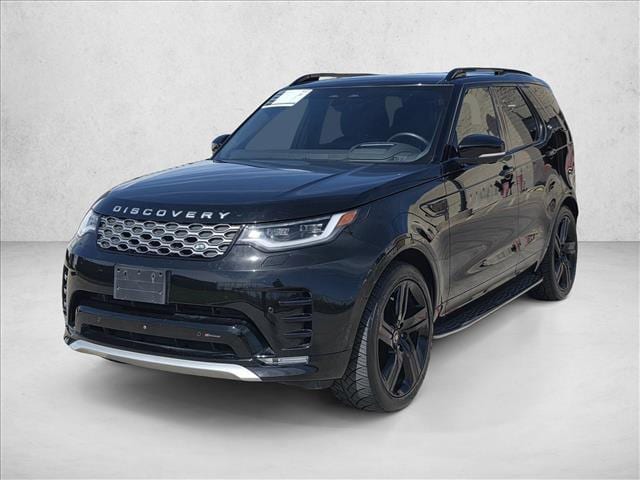 2023 Land Rover Discovery Metropolitan Edition's photo