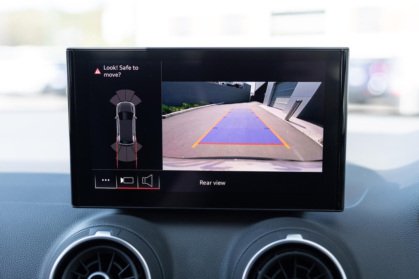 Image about Audi Q2 35 TFSI S tronic