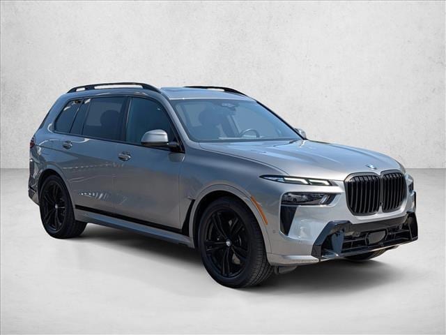 2023 BMW X7