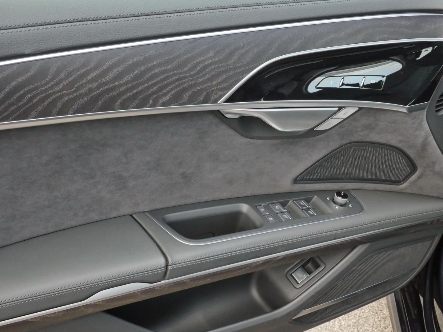 Bild über Audi A8 50 TDI quattro tiptronic - für weitere Informationen kontaktieren Sie den Audi Partner