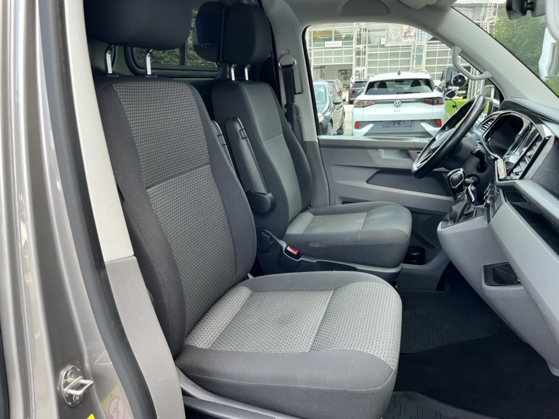 Volkswagen T6.1 Transporter Kasten langer Radstand