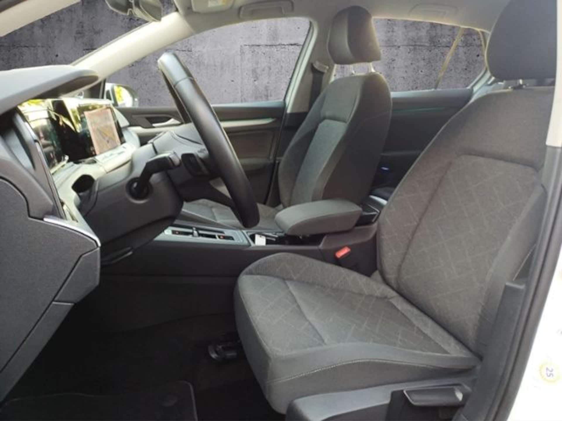 Volkswagen Golf Life