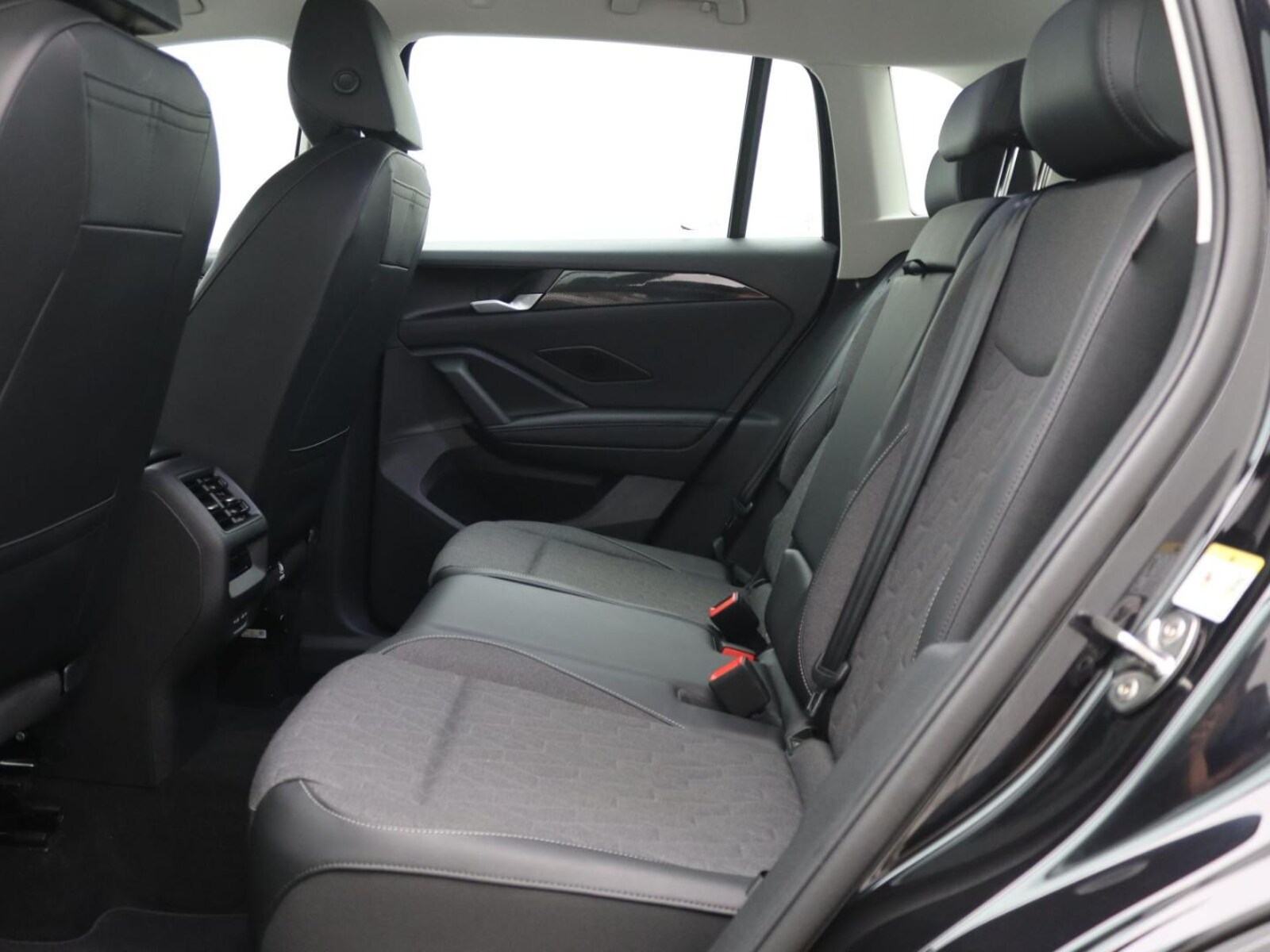 Volkswagen Tiguan – Bild 11
