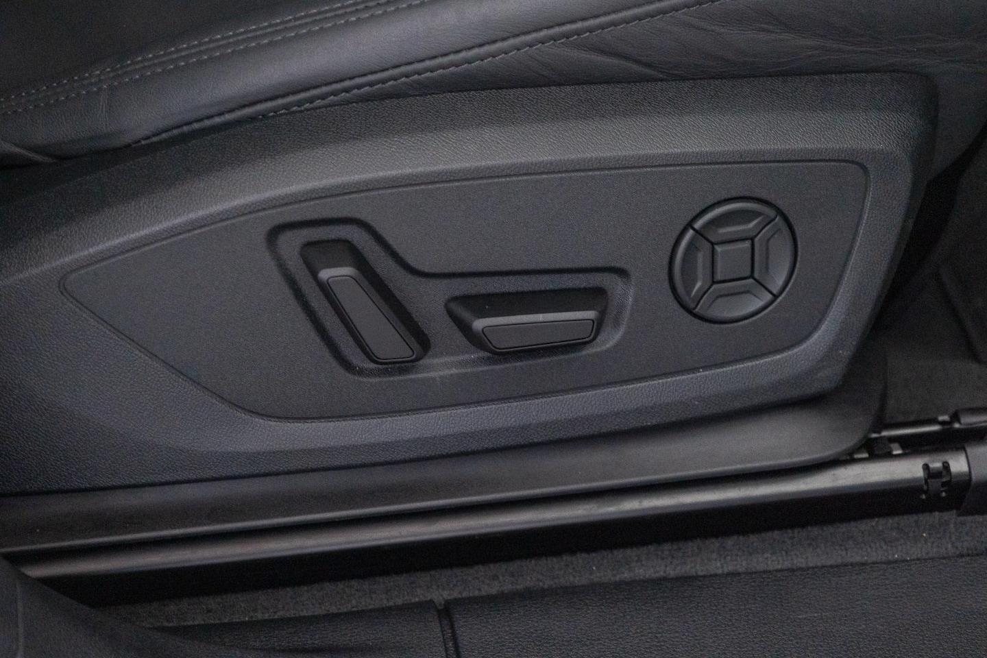 Image about Audi Q3 35 TFSI S line edition