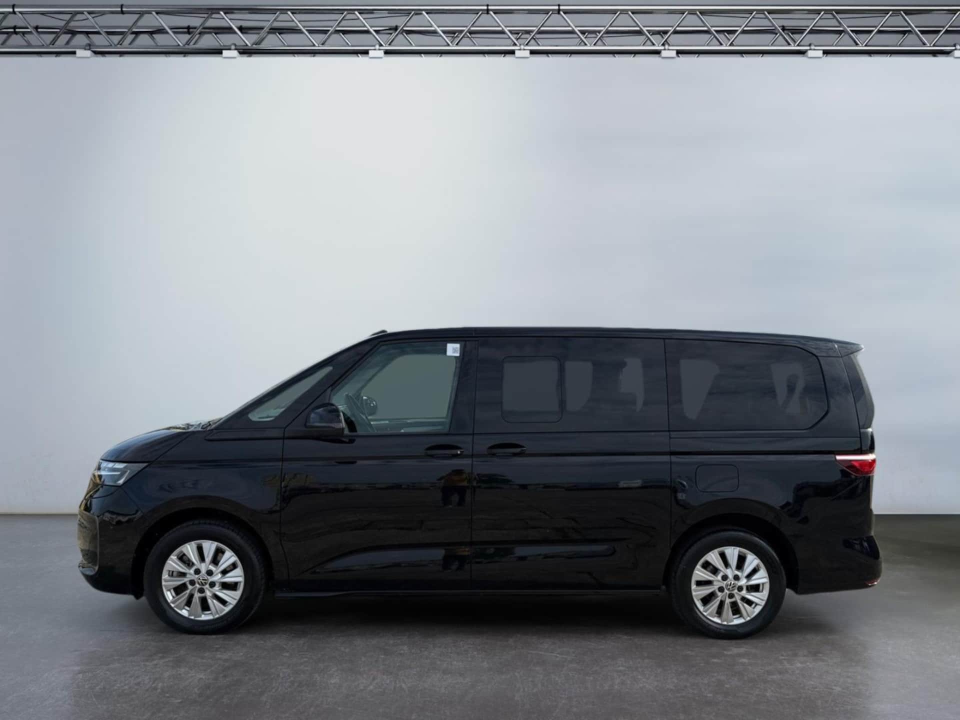 Volkswagen Multivan Langversion Basis-Modell
