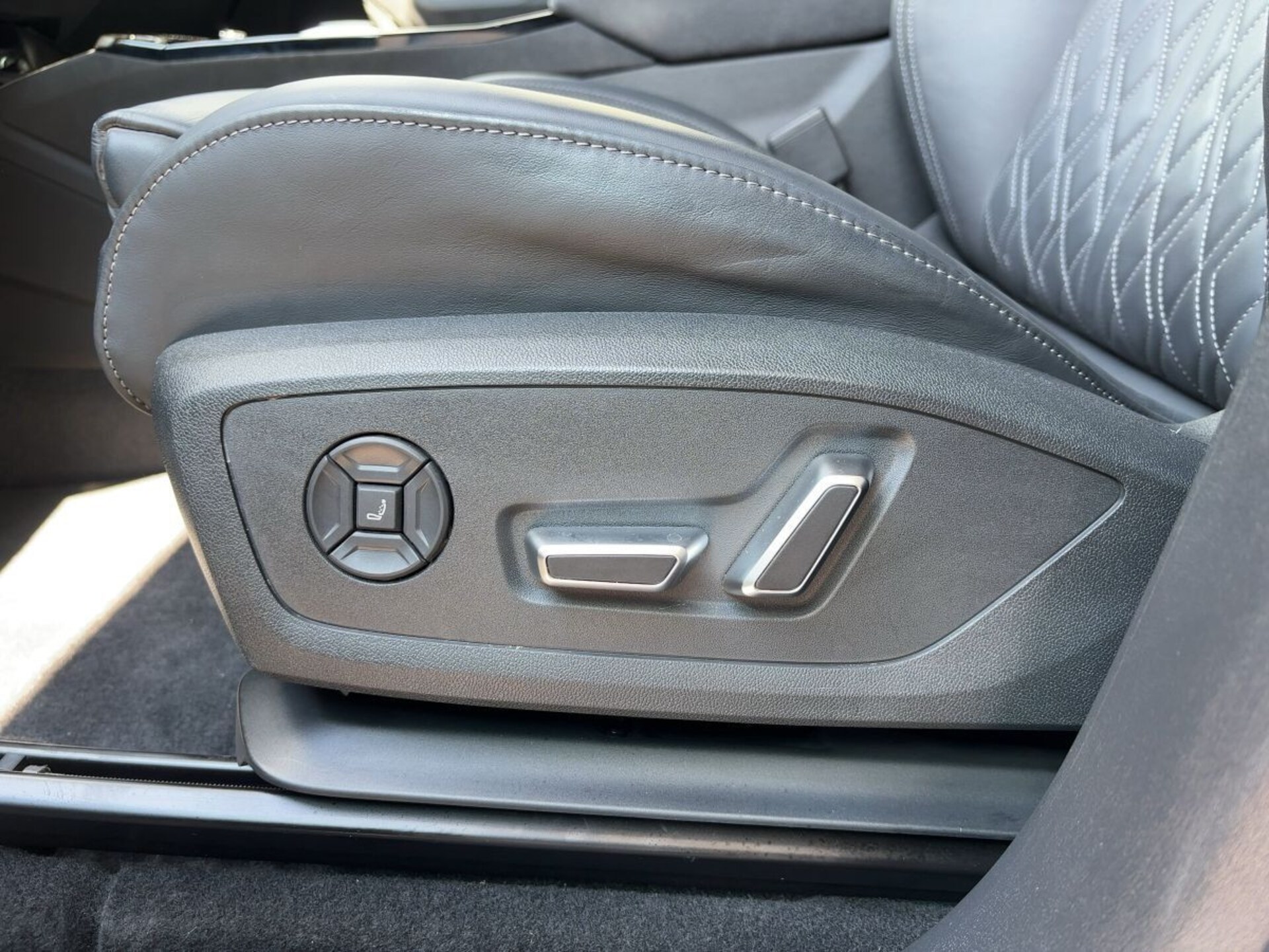 Audi Q6 SUV e-tron