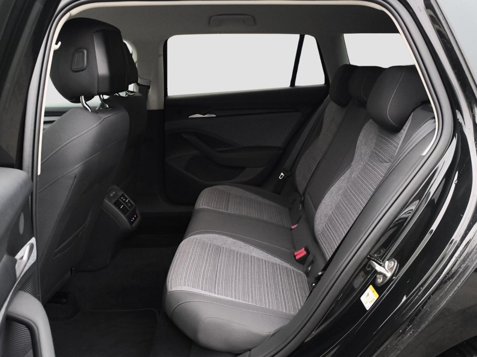 Škoda Superb Combi – Bild 17