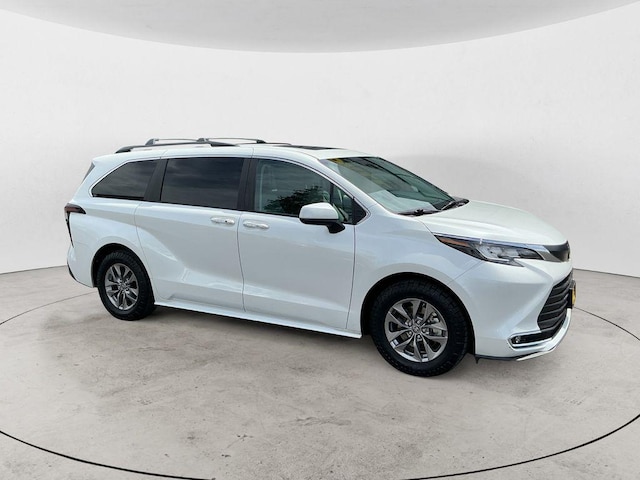 Photo of 2023 Toyota Sienna