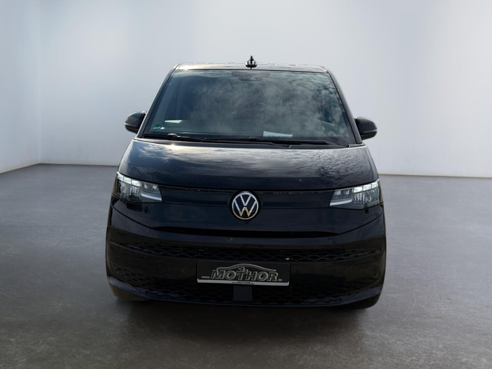 Volkswagen Multivan Langversion Basis-Modell