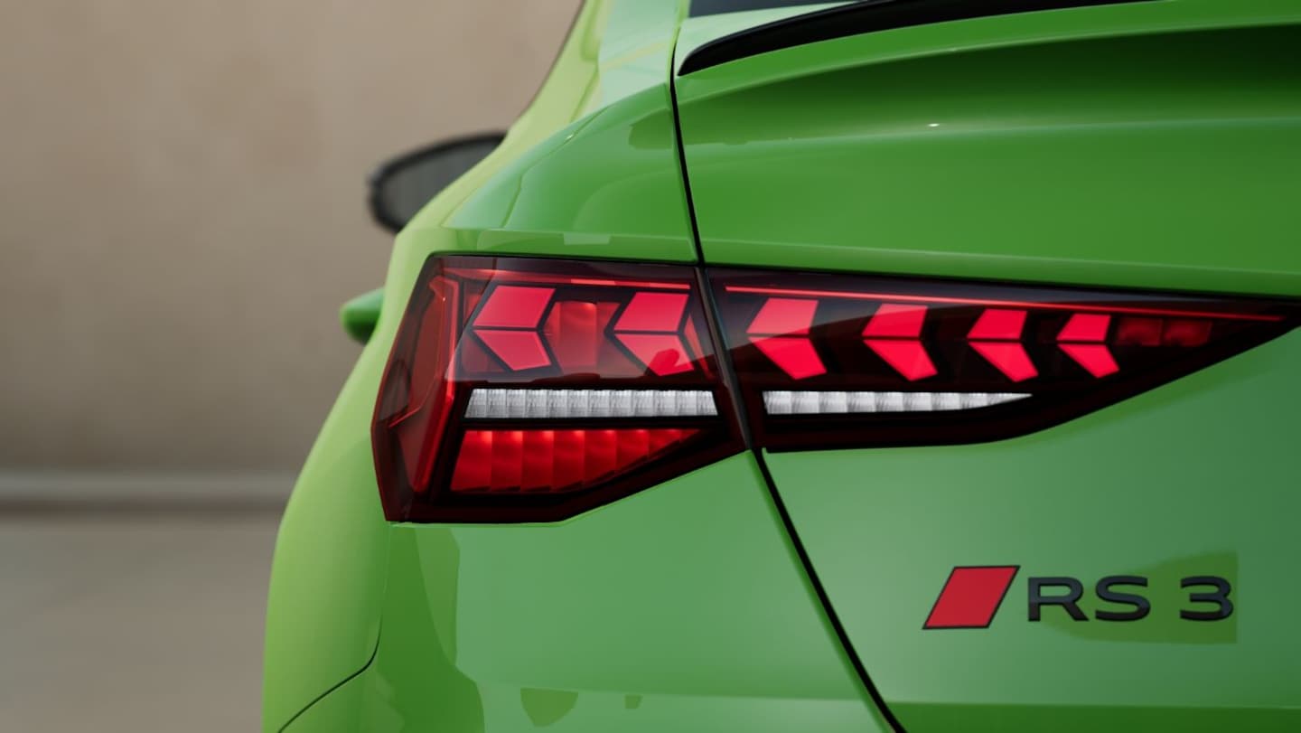 Bild über Audi RS 3 Limousine TFSI quattro S tronic - für weitere Informationen kontaktieren Sie den Audi Partner
