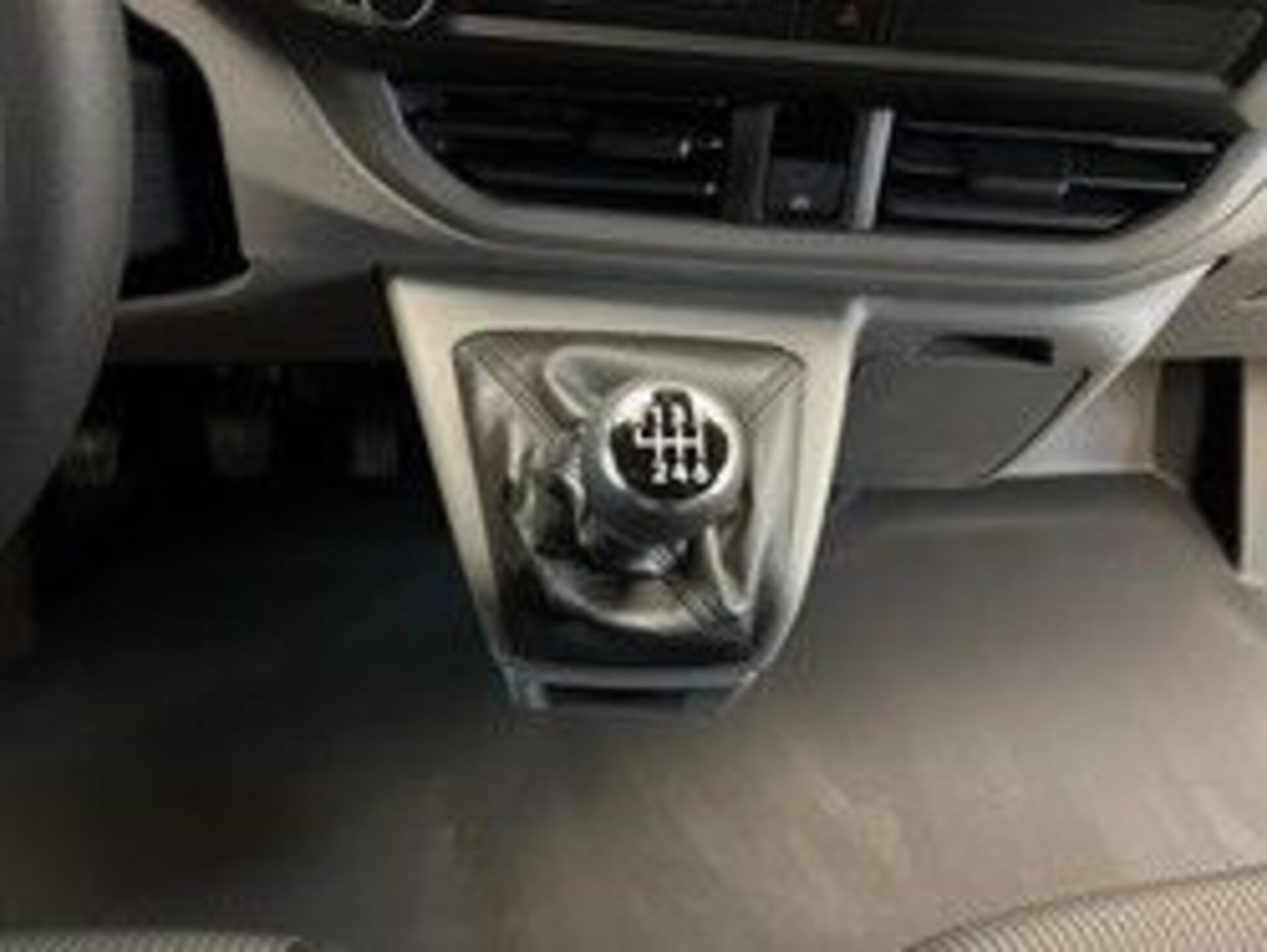 Volkswagen Transporter Kasten kurzer Radstand