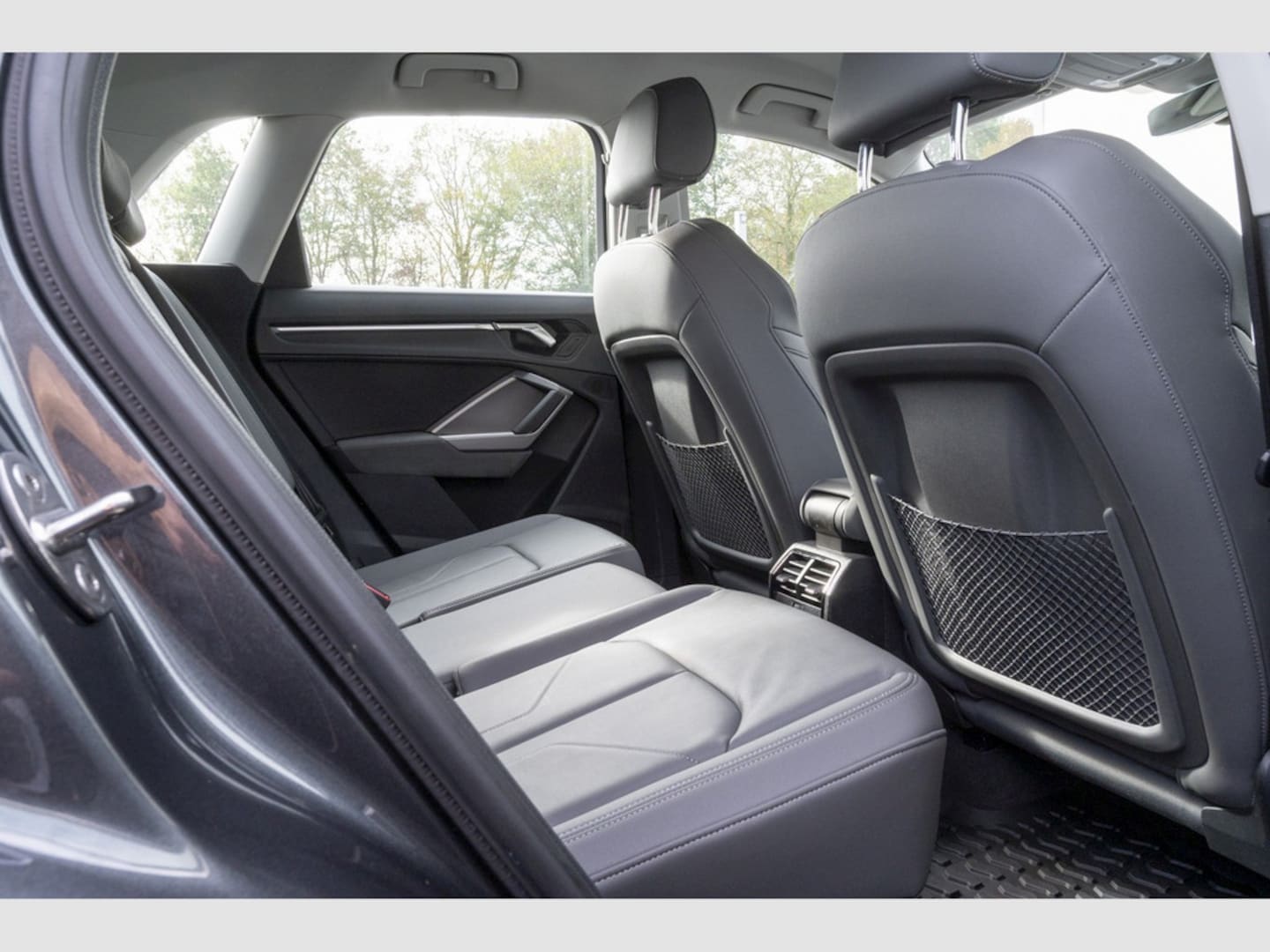 Bild über Audi Q3 S line 40 TDI quattro S tronic - für weitere Informationen kontaktieren Sie den Audi Partner