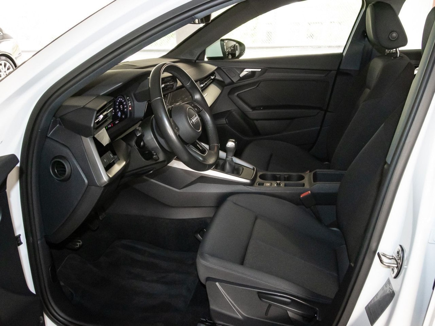 Bild über Audi A3 Sportback 35 TFSI Schaltgetriebe - für weitere Informationen kontaktieren Sie den Audi Partner