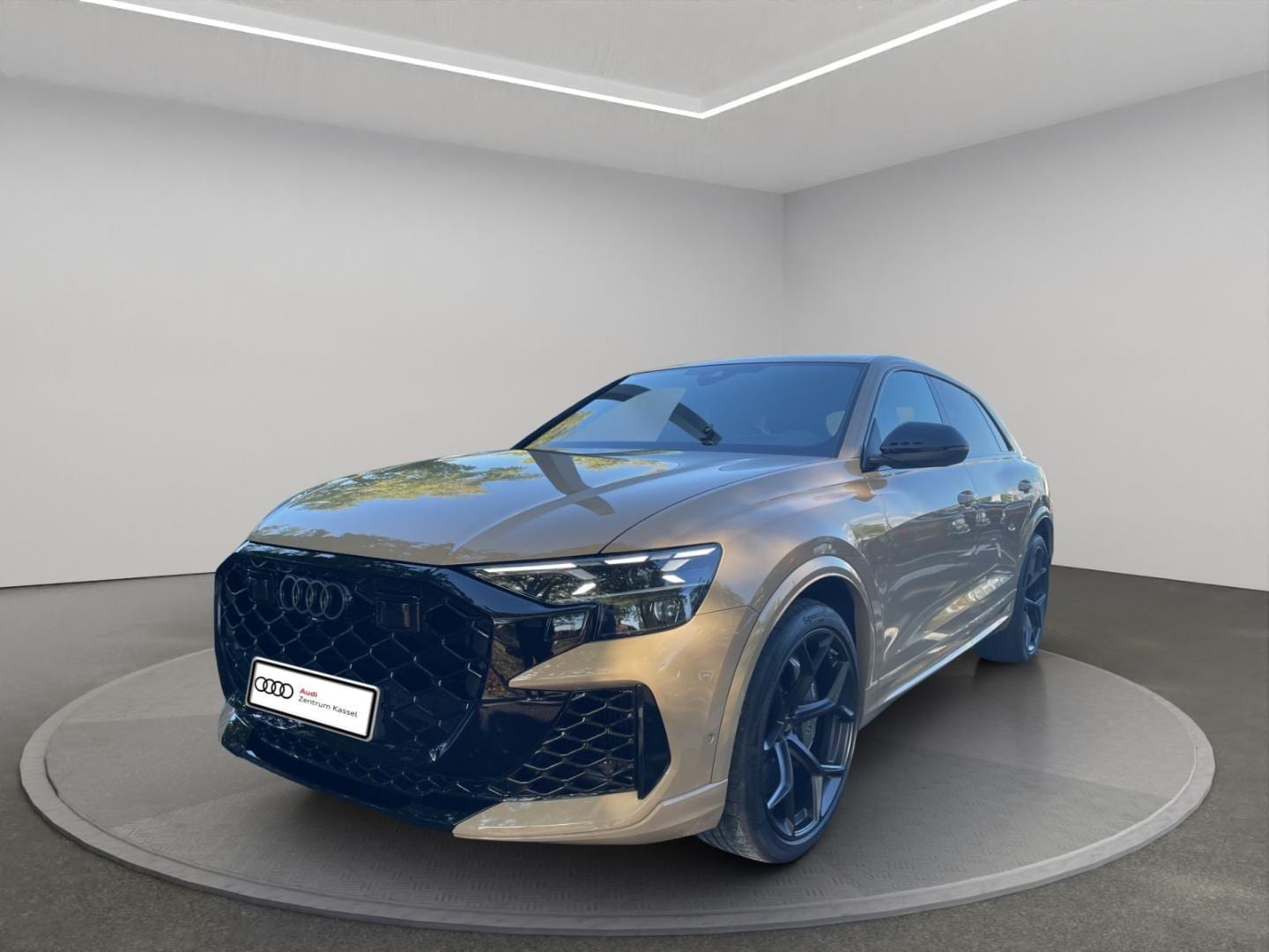 Bild über Audi RS Q8 SUV TFSI quattro 471 kW tiptronic - für weitere Informationen kontaktieren Sie den Audi Partner