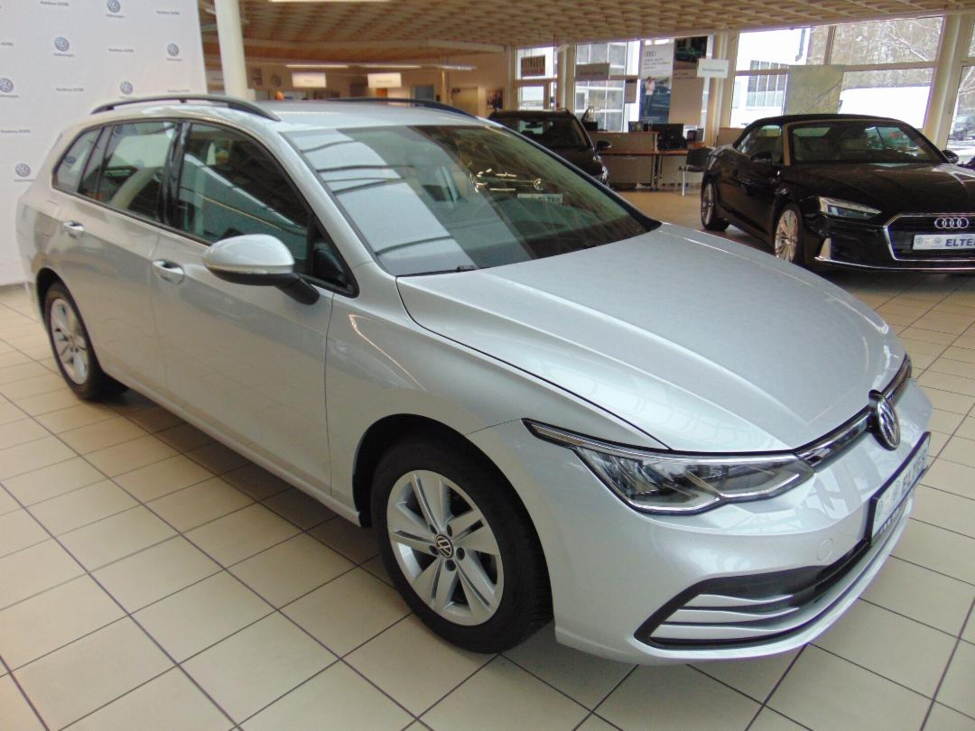 Volkswagen Golf Variant Life