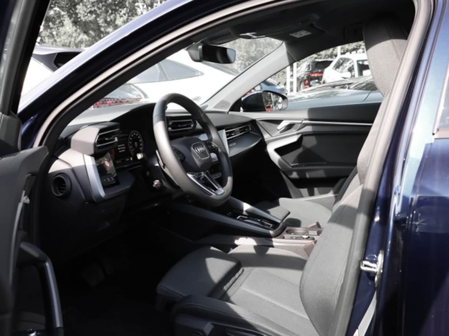Bild über Audi A3 Sportback S line 35 TFSI S tronic - für weitere Informationen kontaktieren Sie den Audi Partner