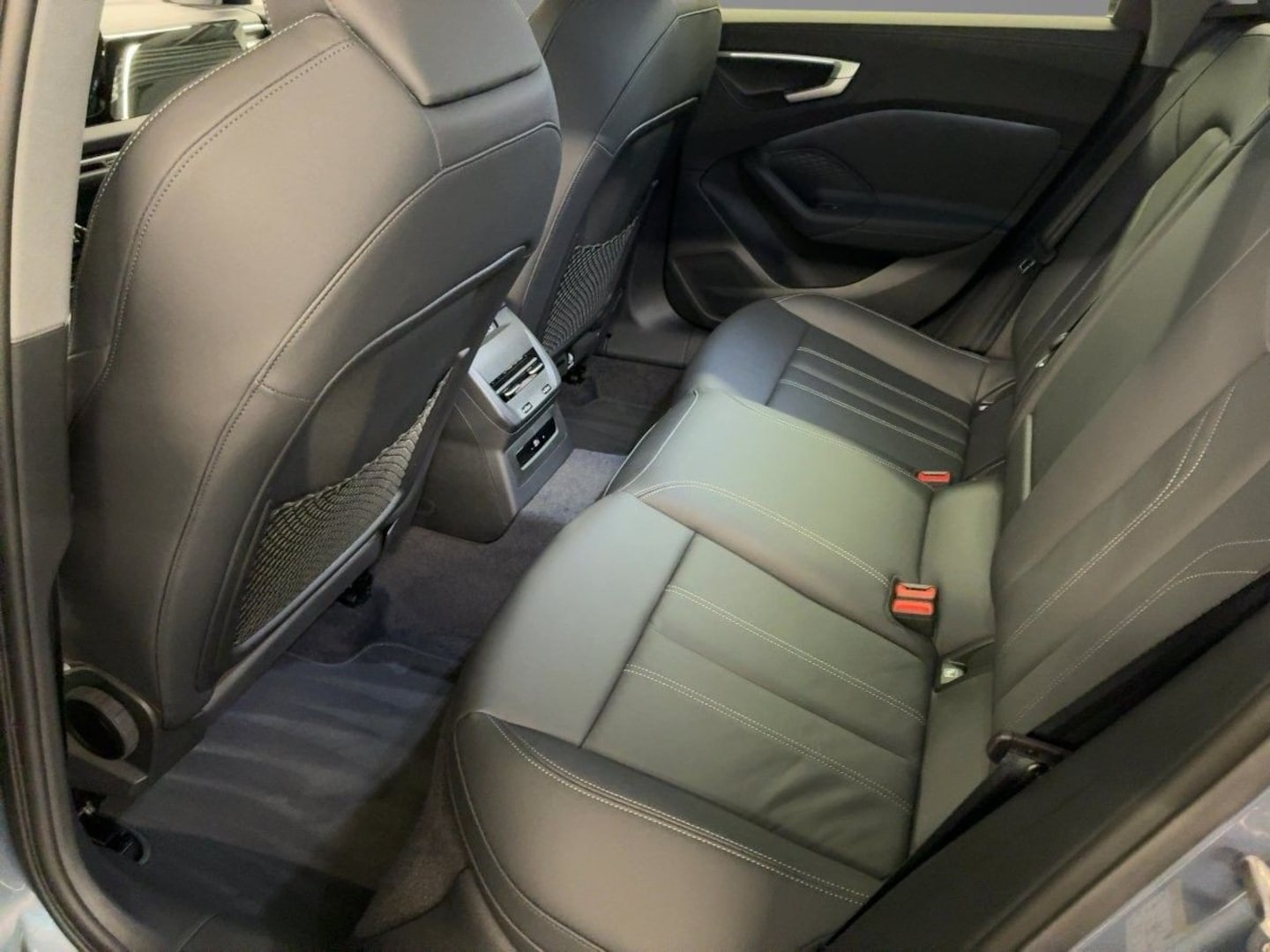Bild über Audi A5 Avant TDI quattro 150 kW S tronic - für weitere Informationen kontaktieren Sie den Audi Partner