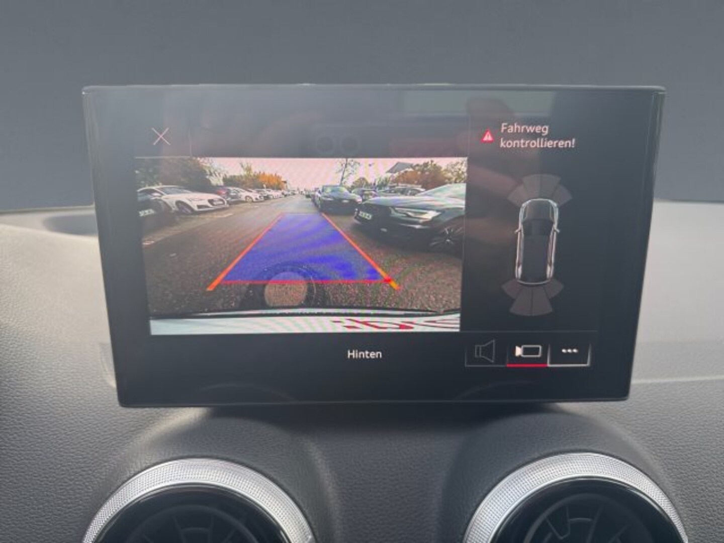 Bild über Audi Q2 advanced 35 TFSI S tronic - für weitere Informationen kontaktieren Sie den Audi Partner